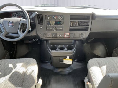 2025 GMC Savana Cutaway 3500 1WT