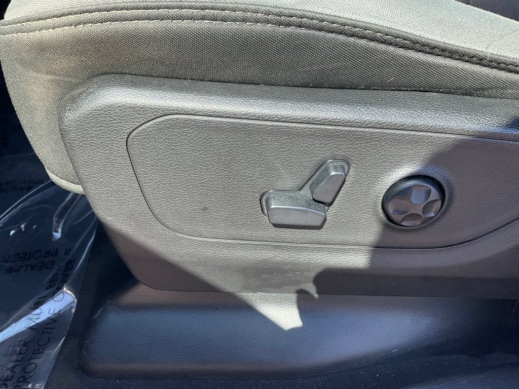 2019 RAM 1500 Big Horn/Lone Star Quad Cab 4x4 6'4" Box