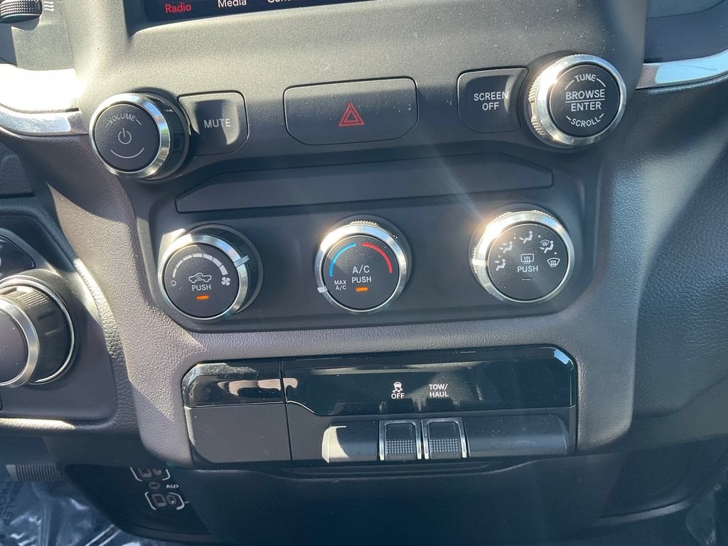 2019 RAM 1500 Big Horn/Lone Star Quad Cab 4x4 6'4" Box