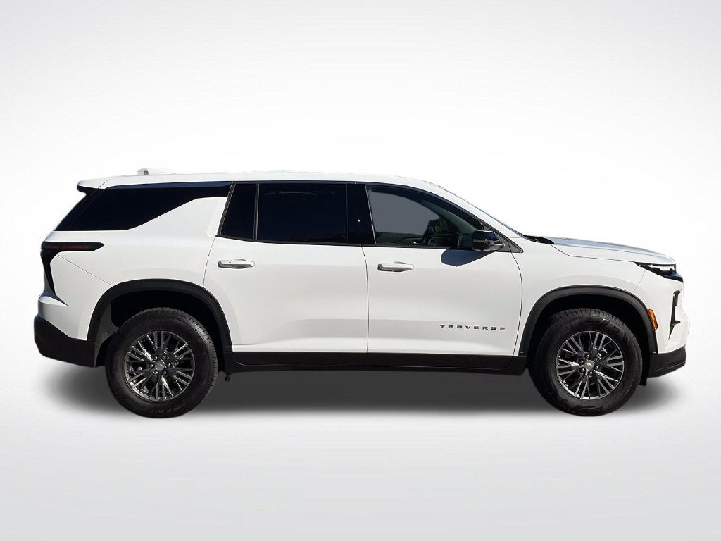2024 Chevrolet Traverse LS