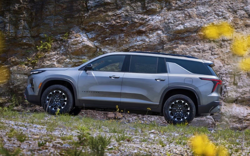 2027chevrolettraverse-exterior-03